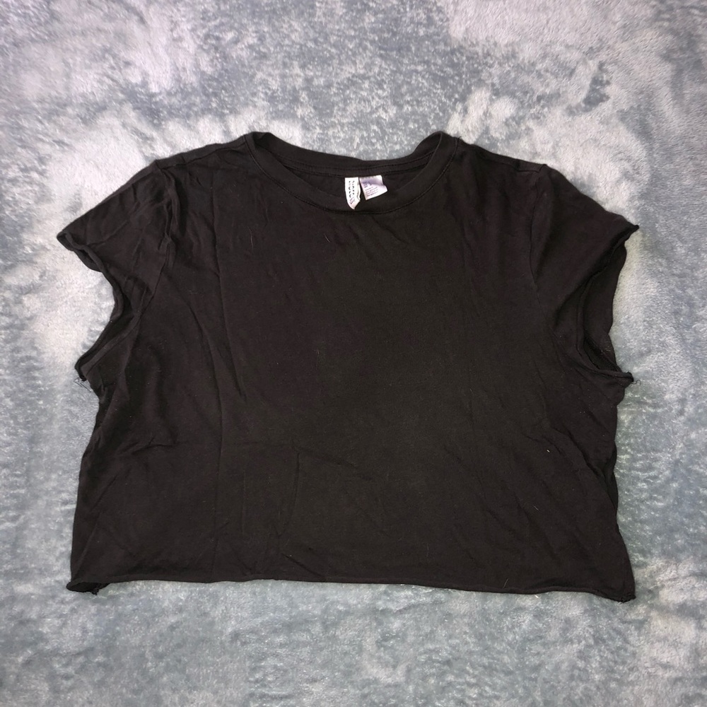 black crop top